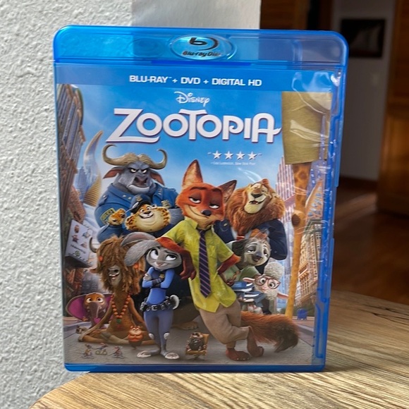 The Secret Life Of Pets & Zootopia Blue Ray DVD’s - Picture 5 of 10